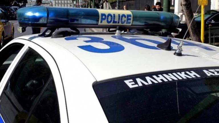 Σάμος: «Τσάκωσαν» αστυνομικό για συμμετοχή σε κύκλωμα διακίνησης μεταναστών – Τέθηκε σε διαθεσιμότητα